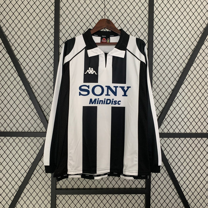 Juventus 97/98 Home Long Sleeve Jersey