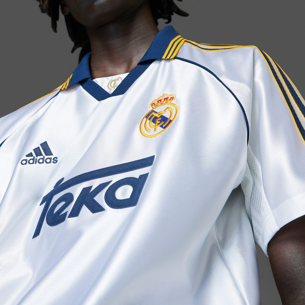 Real Madrid 99/00 Home Retro Jersey