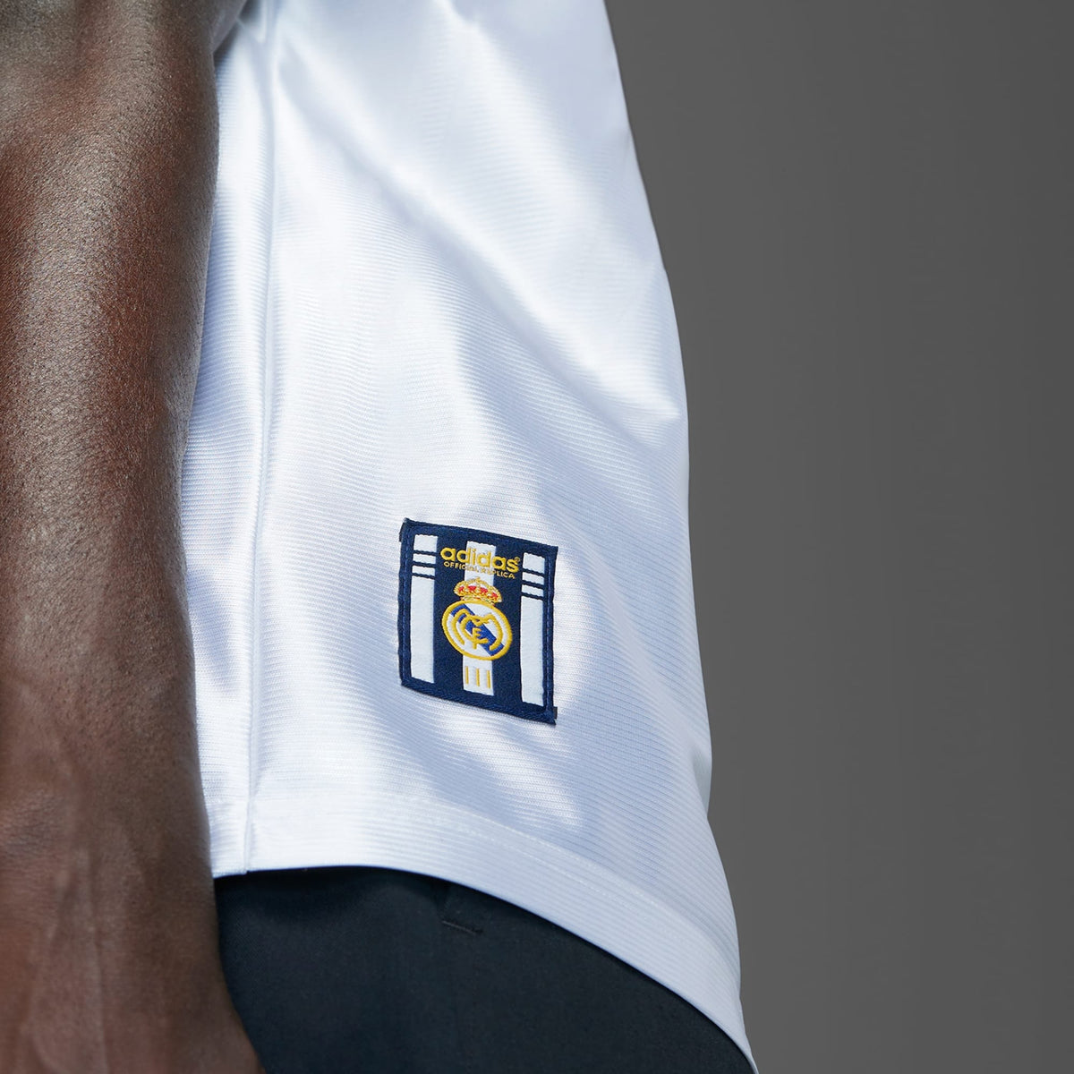 Real Madrid 99/00 Home Retro Jersey