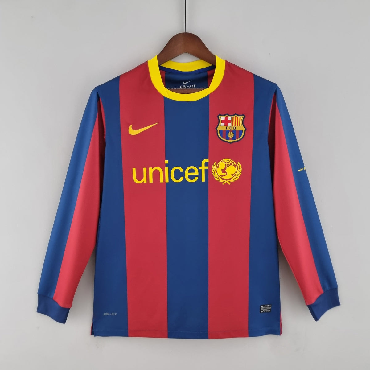 Barcelona 10/11 Home Retro Jersey