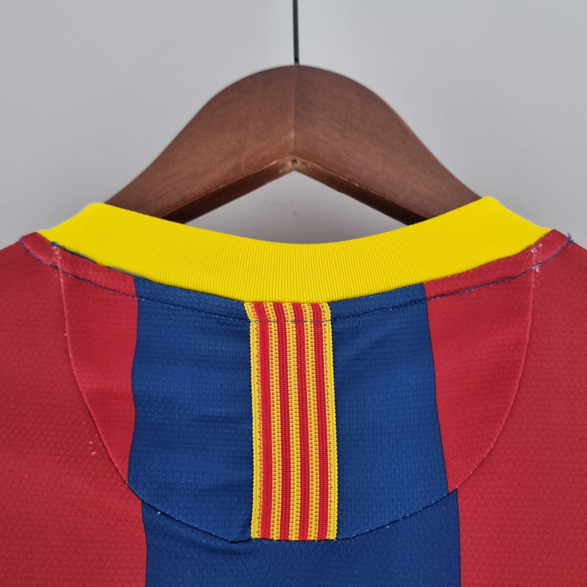 Barcelona 10/11 Home Retro Jersey