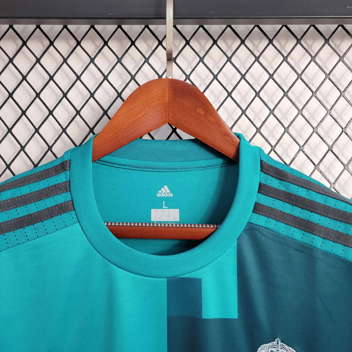 Real Madrid 17/18 Third Retro Jersey