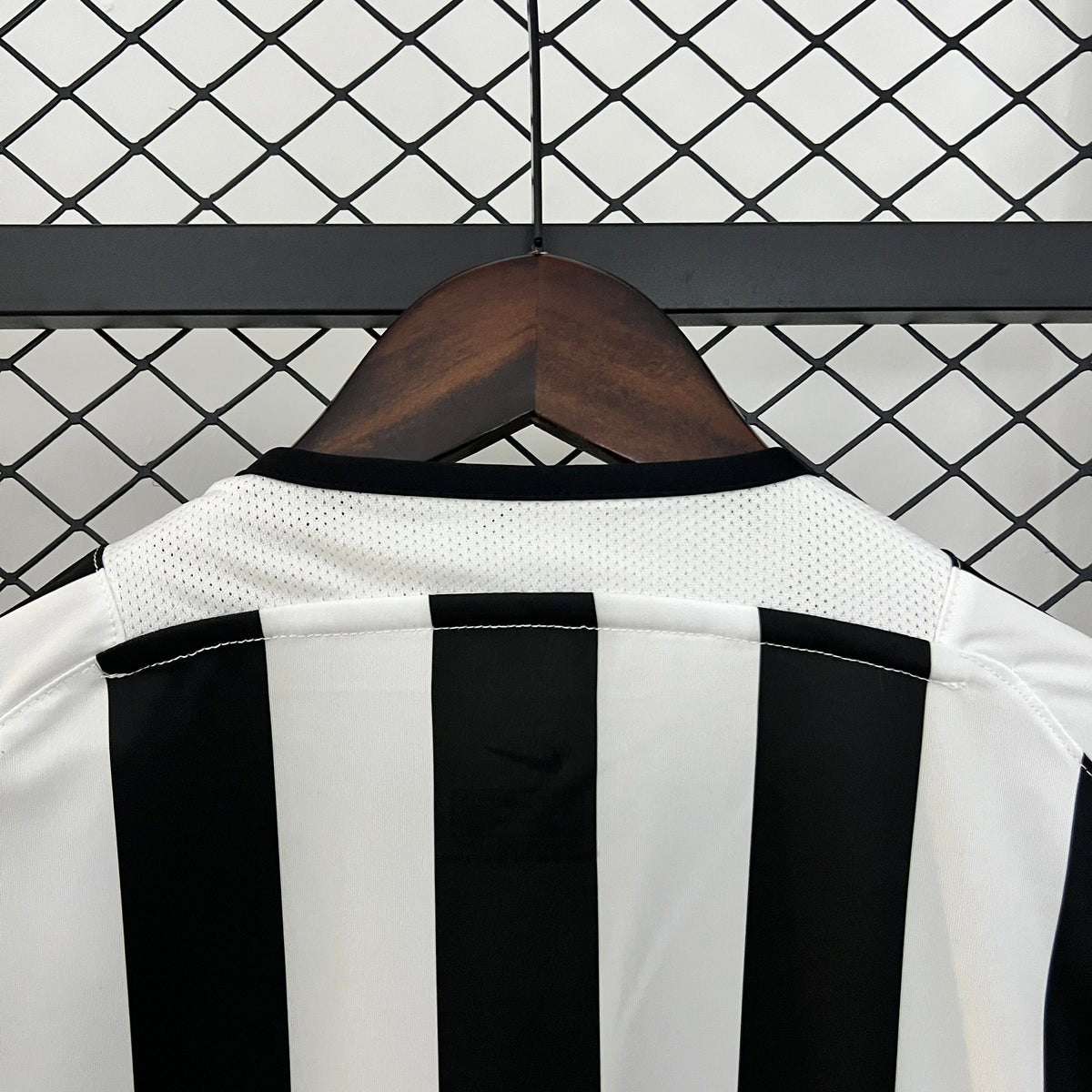 Juventus 03/04 Home Retro Jersey