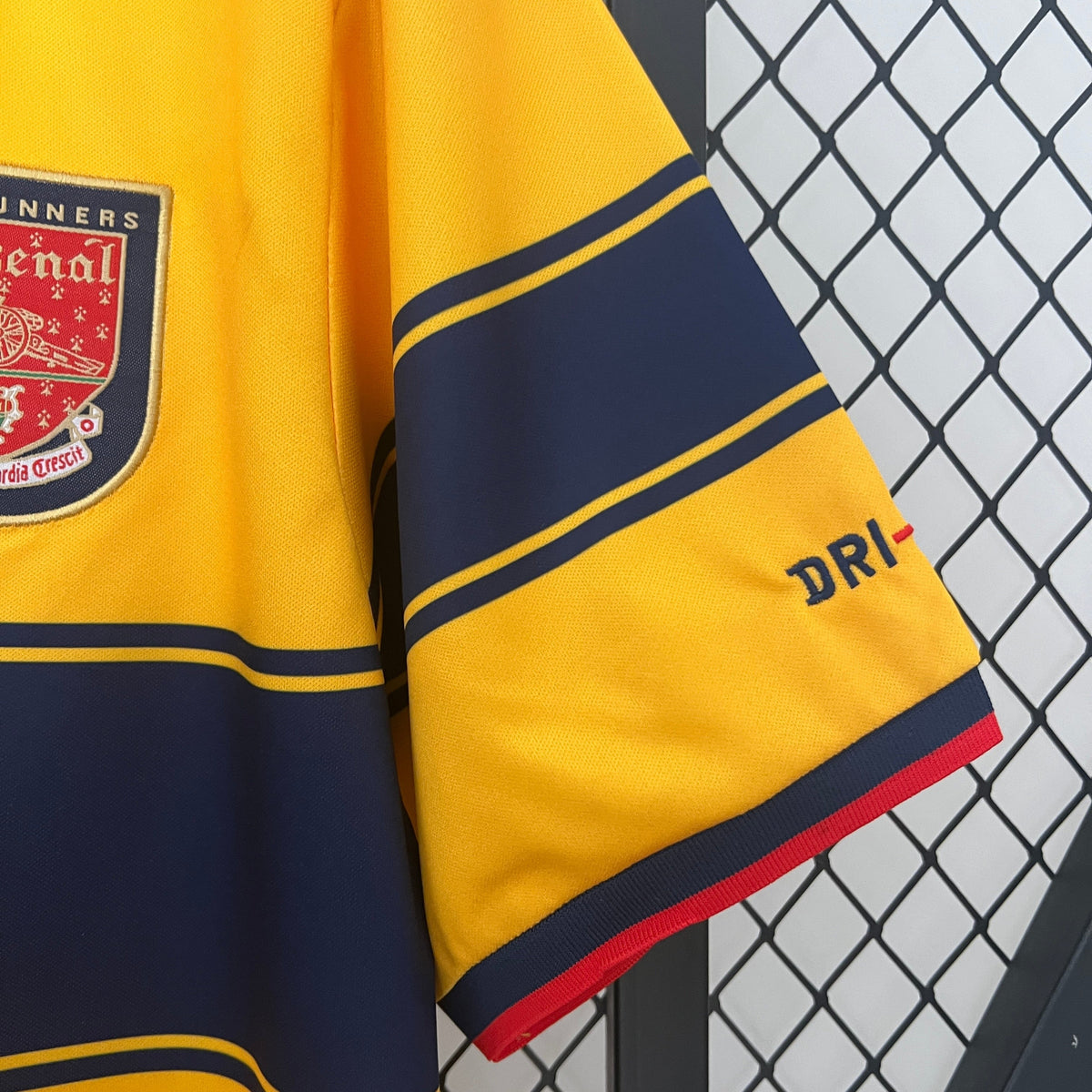 Arsenal 97/98 Away Retro Jersey