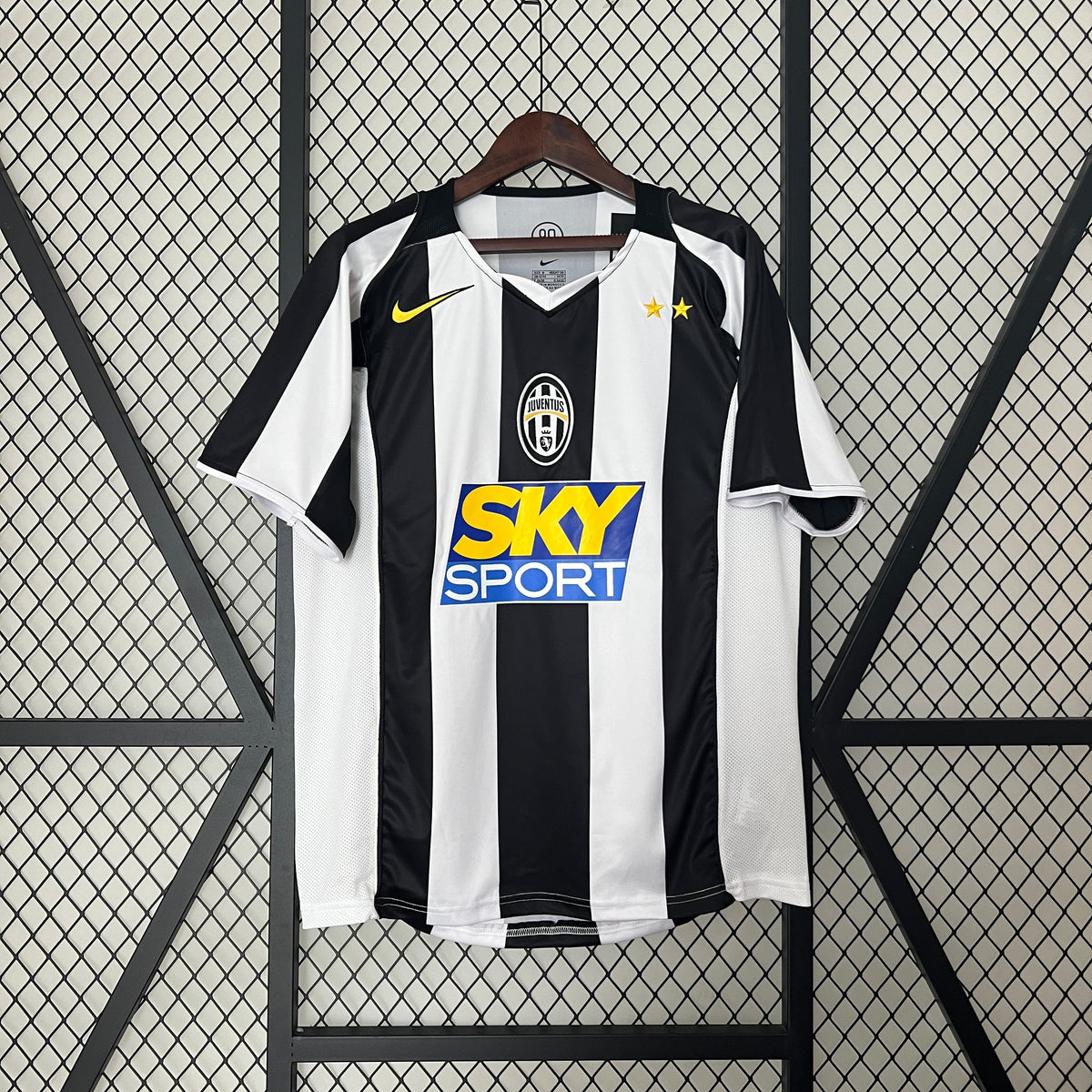 Juventus 04/05 Home Retro Jersey