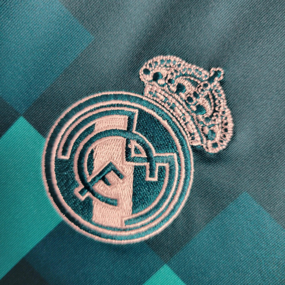 Real Madrid 17/18 Third Retro Jersey