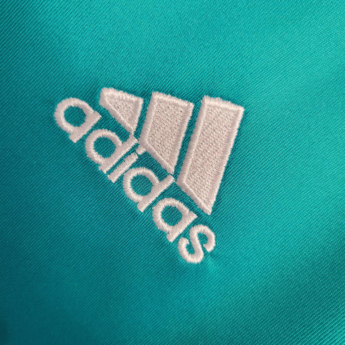 Real Madrid 17/18 Third Retro Jersey