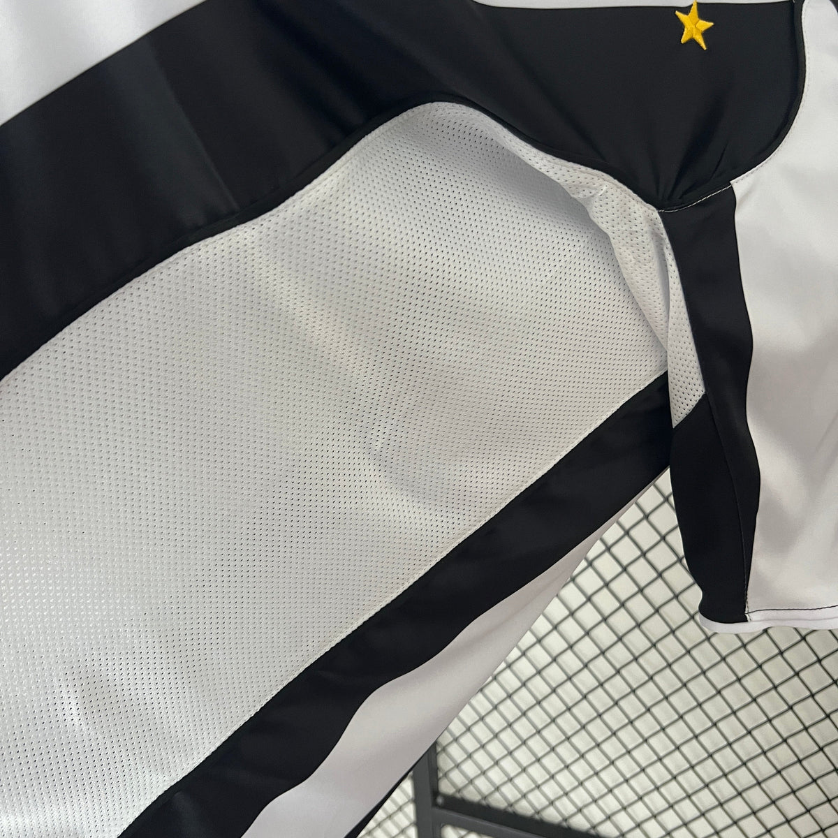 Juventus 04/05 Home Retro Jersey