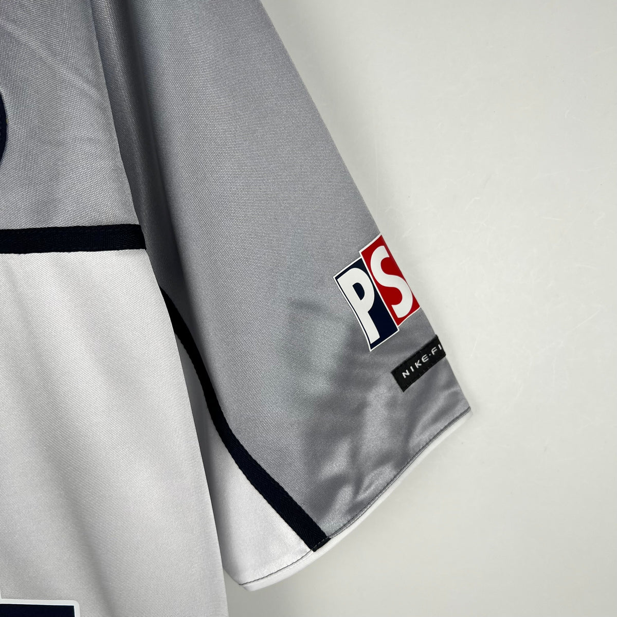 Paris Saint-Germain 99/00 Away Retro Jersey