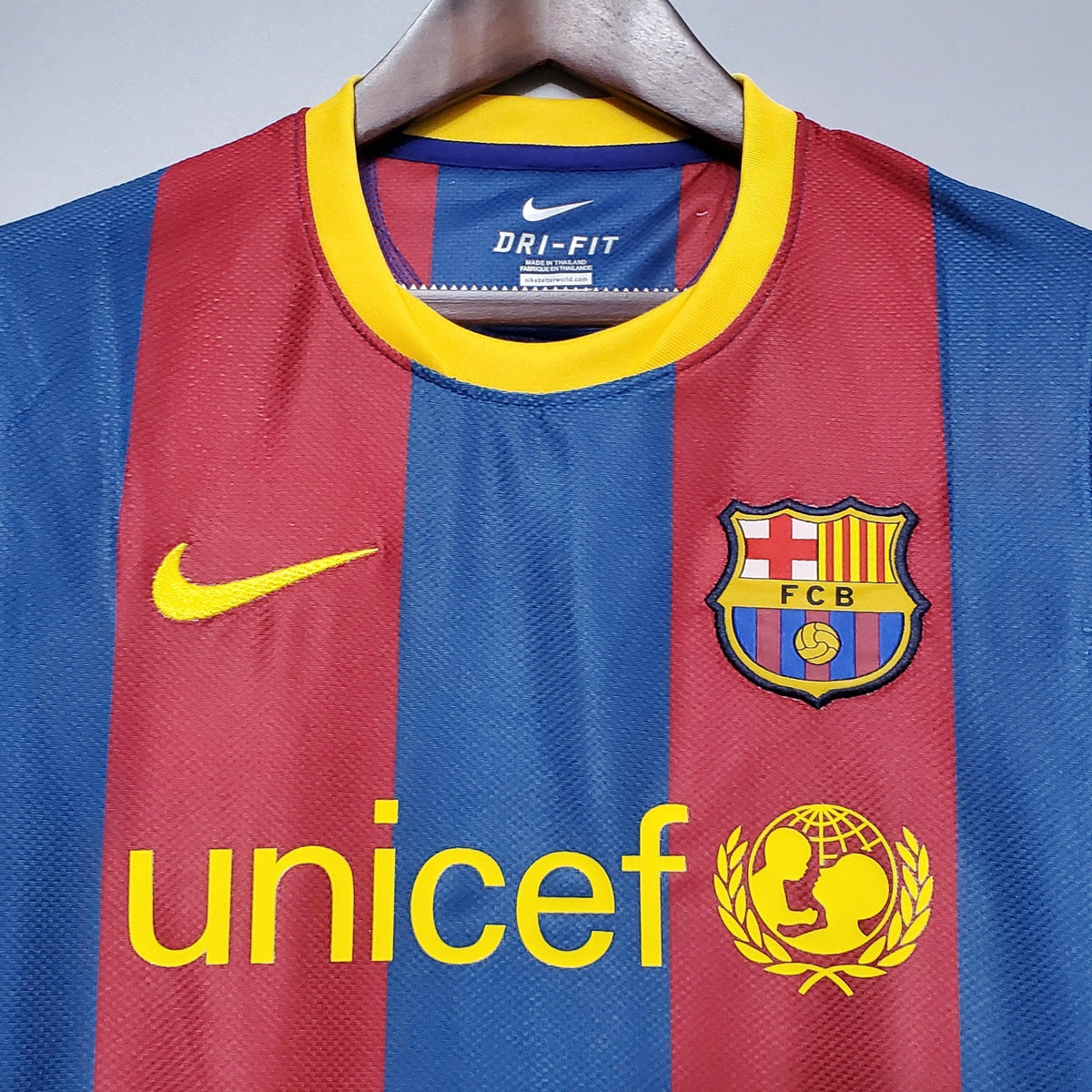 Barcelona 10/11 Home Retro Jersey