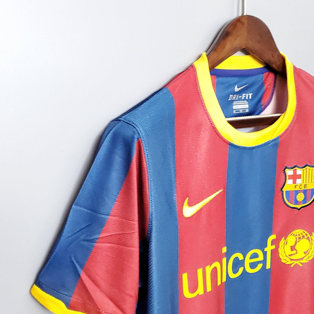 Barcelona 10/11 Home Retro Jersey