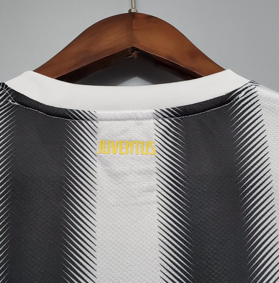 Juventus 10/11 Home Retro Jersey