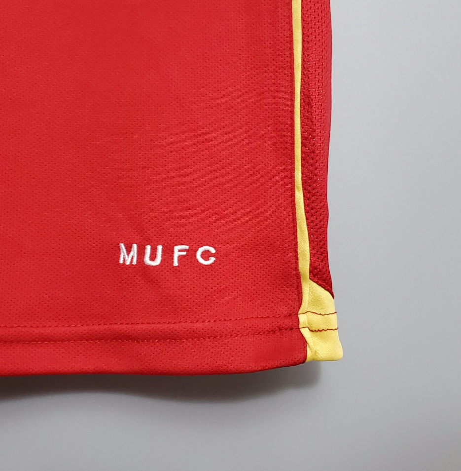 Manchester United 06/07 Home Retro Jersey