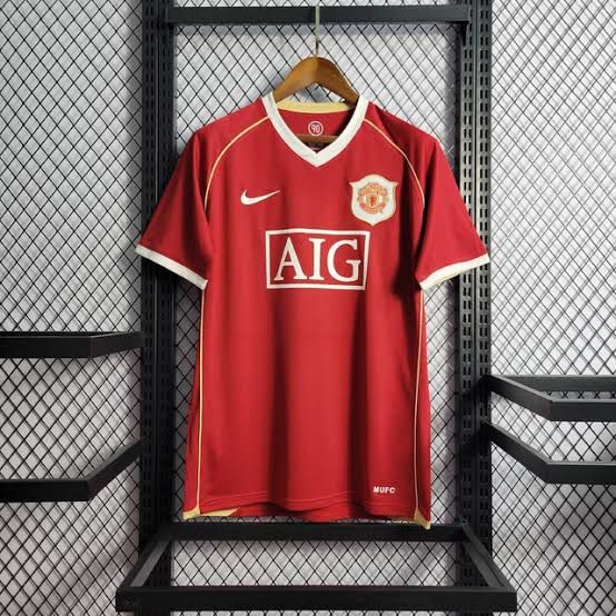 Manchester United 06/07 Home Retro Jersey
