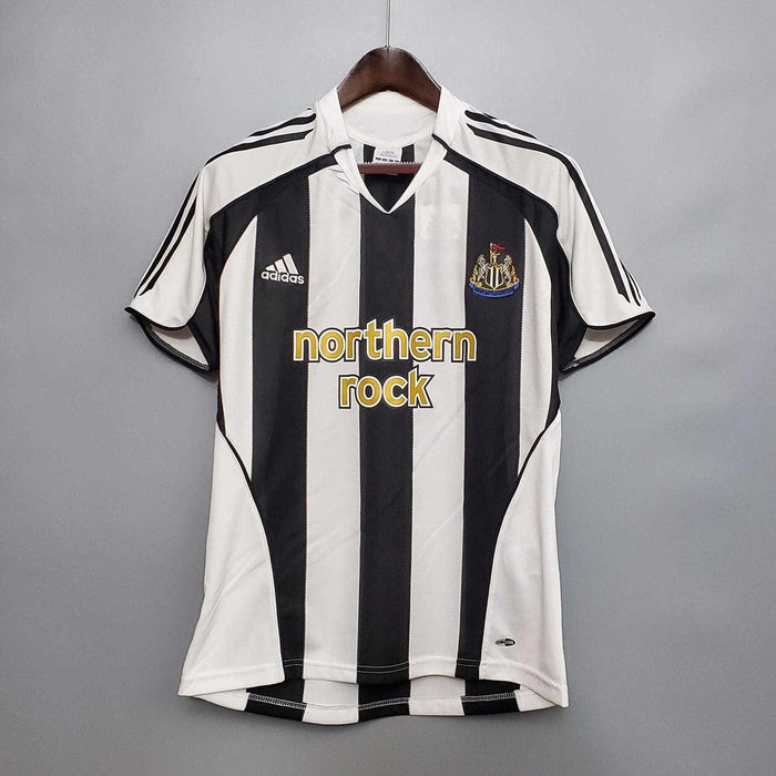 Newcastle United 05/06 Home Retro Jersey