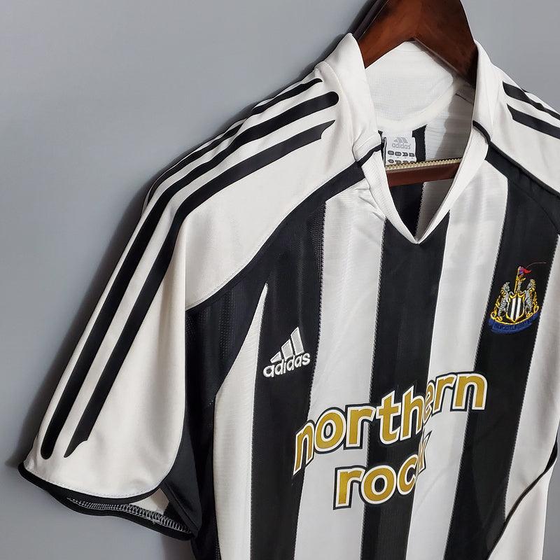 Newcastle United 05/06 Home Retro Jersey