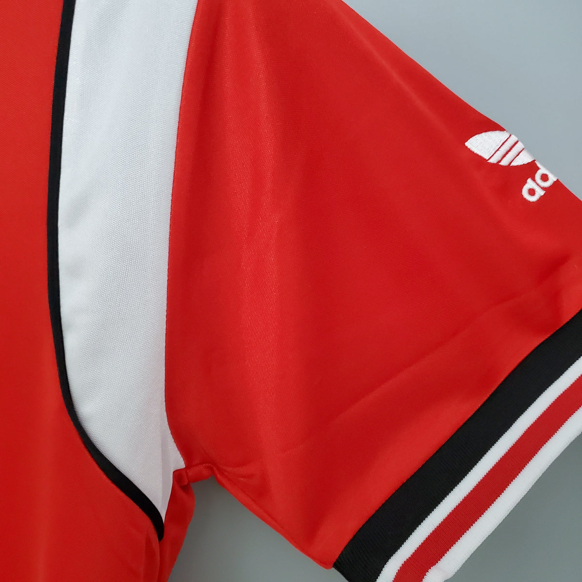 Manchester United 85/86 Home Retro Jersey