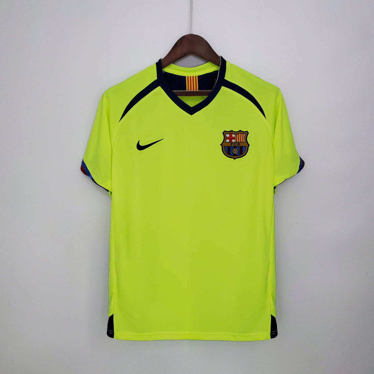 Barcelona 05/06 Away Retro Jersey