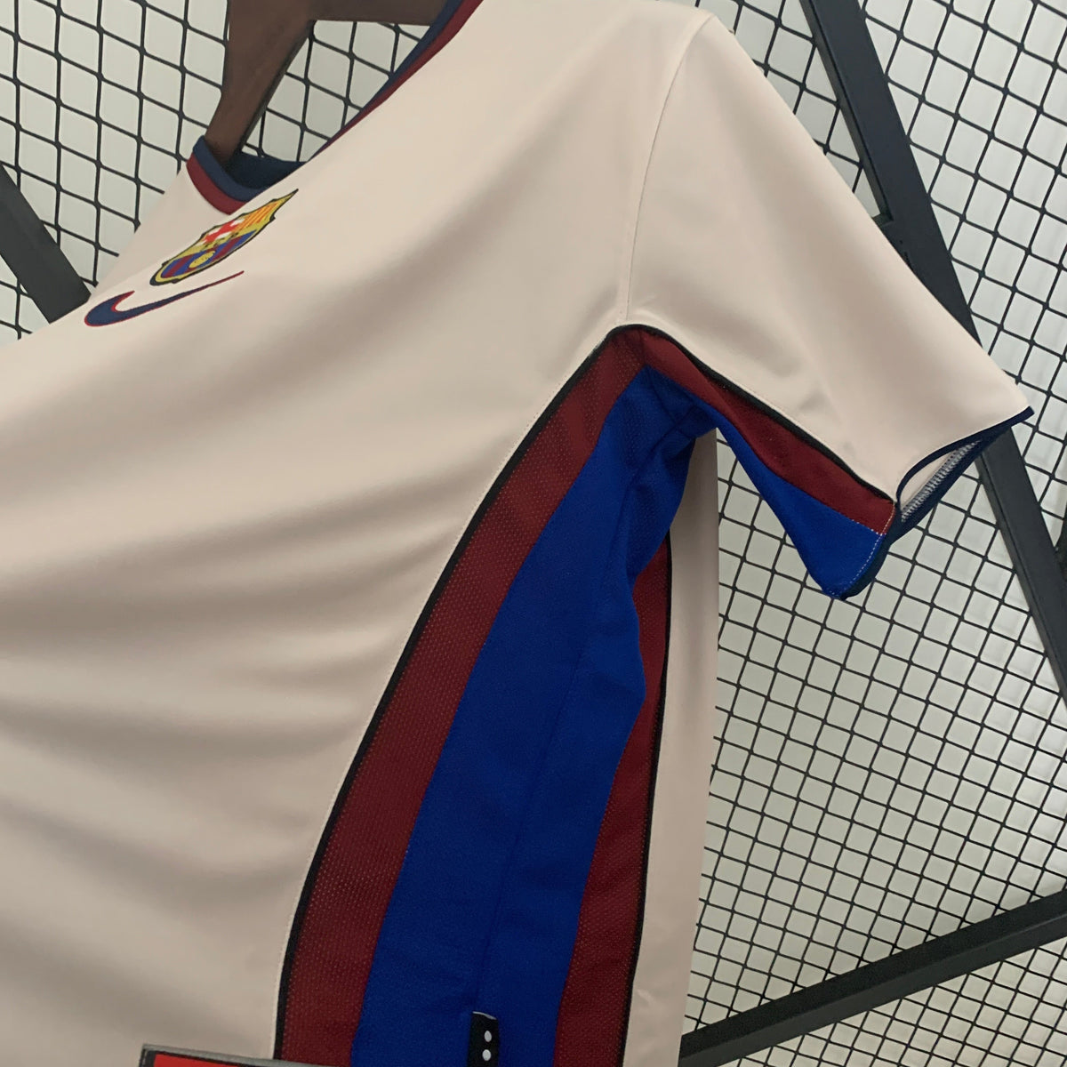Barcelona 98/99 Away Retro Jersey