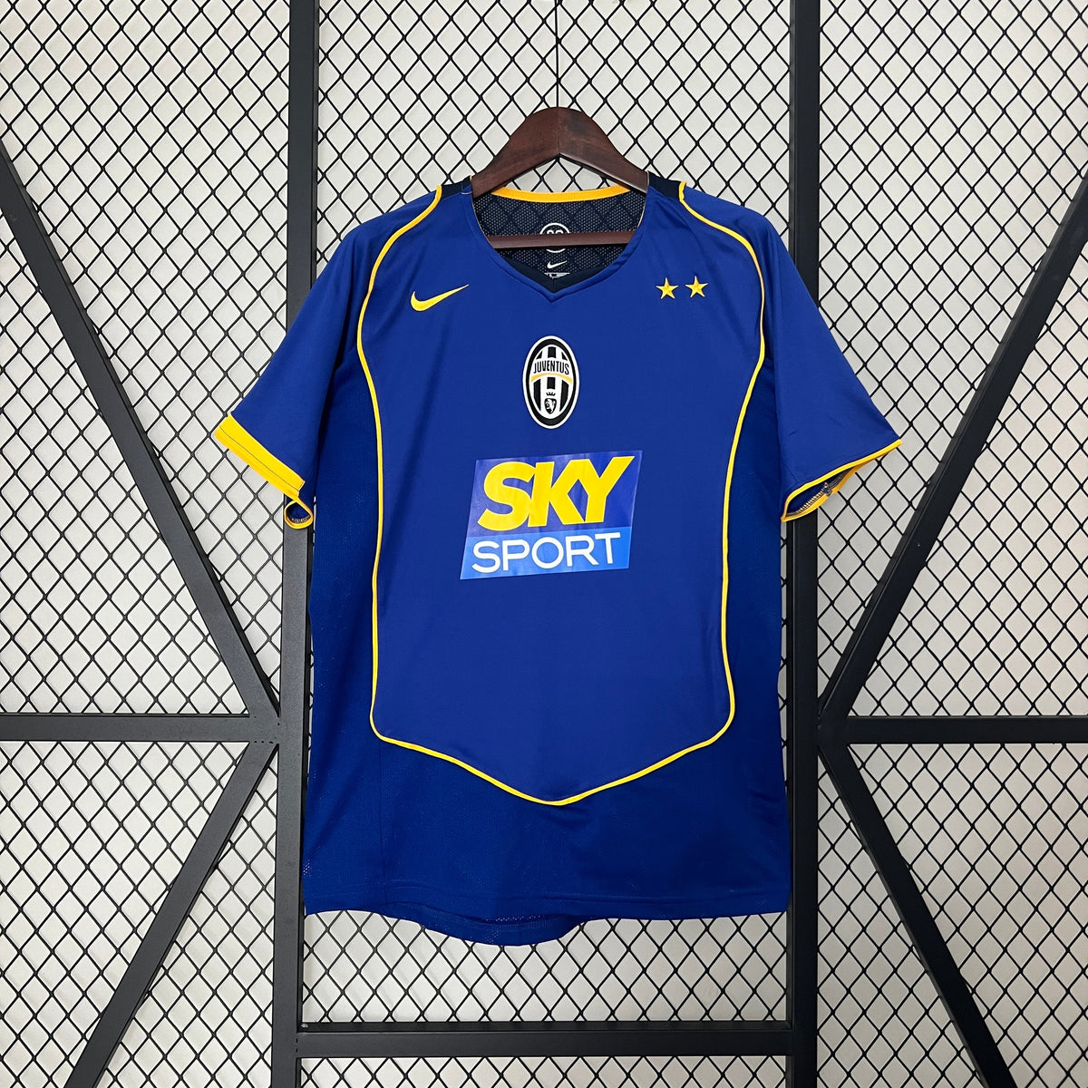 Juventus 04/05 Away Retro Jersey