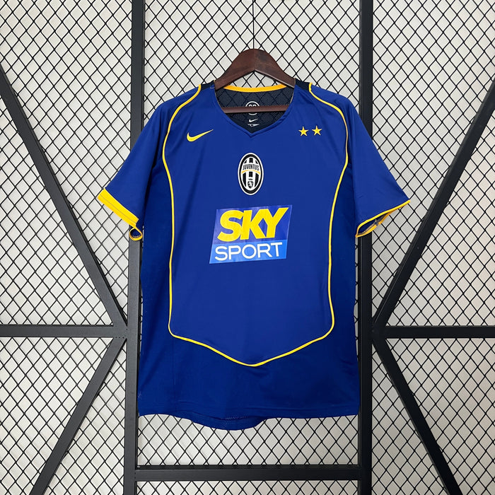 Juventus 04/05 Away Retro Jersey